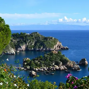 https://charming-place-2-taormina.taorminaitalyhotels.com